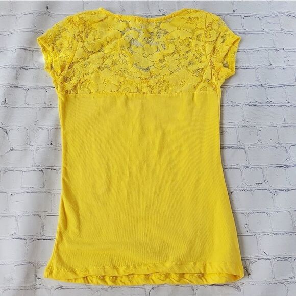 🔸️Ambiance Apparel Canary Yellow Lacy Cap Sleeve Top Medium - Picture 3 of 7